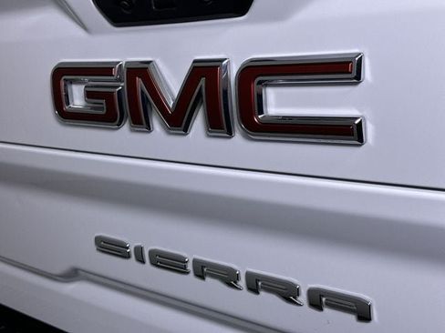 Used 2024 GMC Sierra 2500 SLE w/ SLE Value Package; AWD/4WD image 32