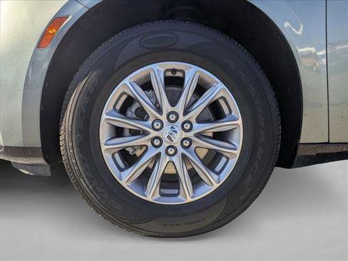 Used 2023 Buick Enclave Essence image 22