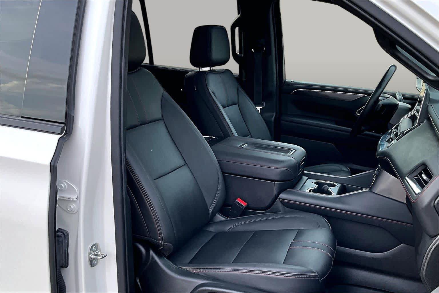 Used 2022 Chevrolet Tahoe RST w/ Luxury Package RWD image 7