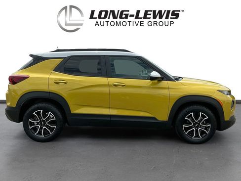 Used 2023 Chevrolet TrailBlazer ACTIV w/ Sun and Liftgate Package image 8