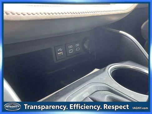 Used 2023 Toyota Highlander XLE AWD/4WD image 29