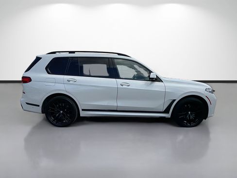 Used 2021 BMW X7 M50i w/ Dynamic Handling Package AWD/4WD image 2