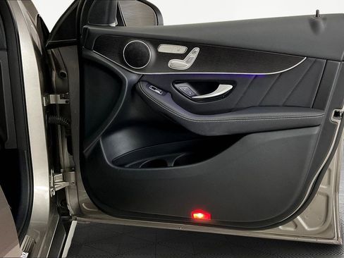 Used 2021 Mercedes-Benz GLC 300 4MATIC image 28