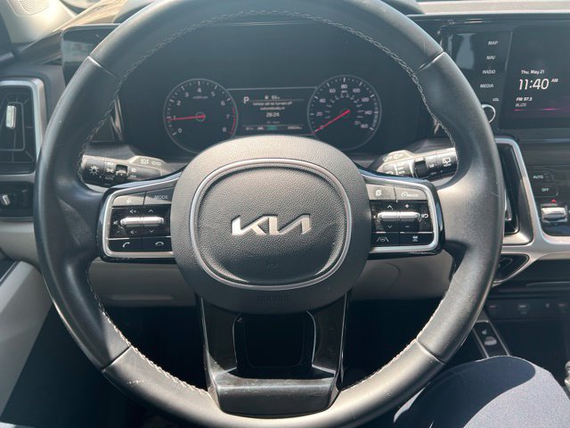 Used 2022 Kia Sorento EX w/ Panoramic Sunroof Package FWD image 13
