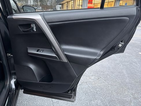 Used 2016 Toyota RAV4 XLE image 16