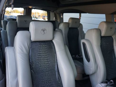 Used 2016 Chevrolet Express 2500 Extended image 34