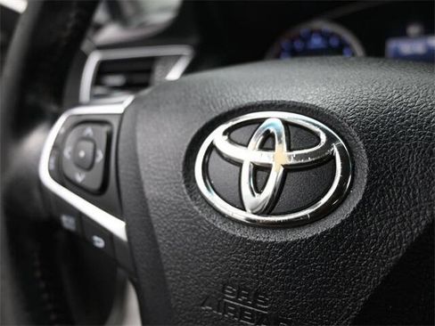 Used 2015 Toyota Camry SE image 13