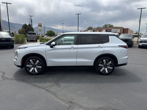 Used 2025 Mitsubishi Outlander SE AWD/4WD image 4