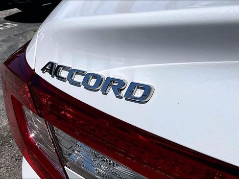 Used 2021 Honda Accord Touring image 10