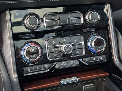 Used 2023 GMC Yukon XL Denali Ultimate image 29