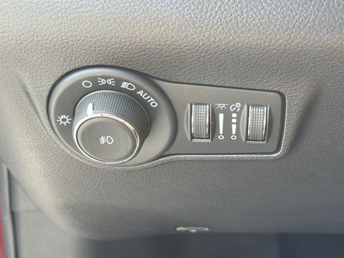 Used 2022 Jeep Compass Latitude AWD/4WD image 13