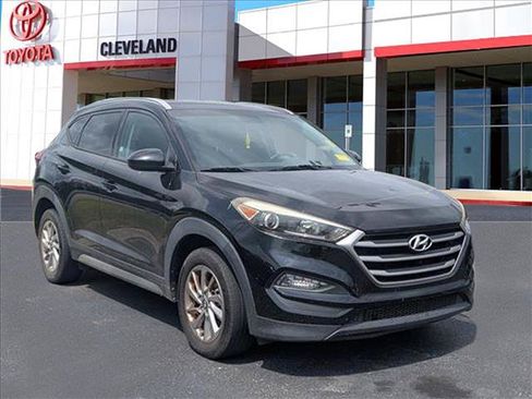 Used 2017 Hyundai Tucson SE w/ SE Popular Package 02 FWD image 2