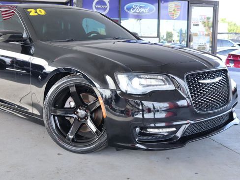 Used 2020 Chrysler 300 S RWD image 2