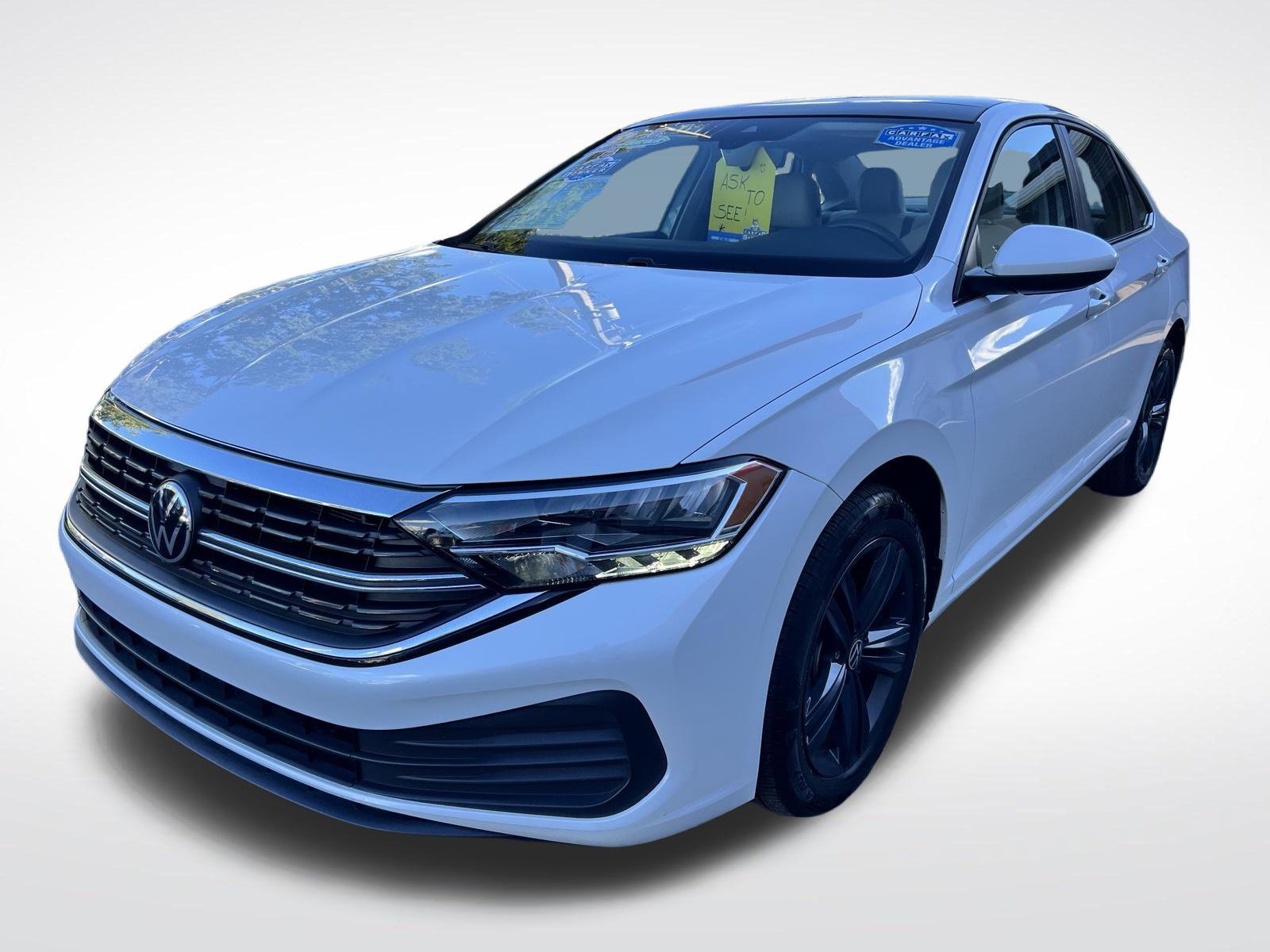 Used 2024 Volkswagen Jetta SE w/ Panoramic Sunroof Package FWD image 4