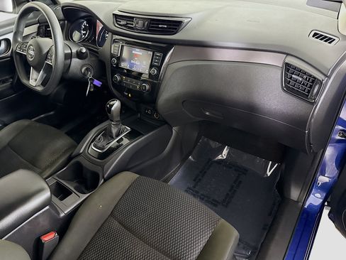 Used 2021 Nissan Rogue Sport S image 29