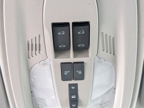 Used 2017 Chevrolet Equinox LT w/ Convenience Package image 29