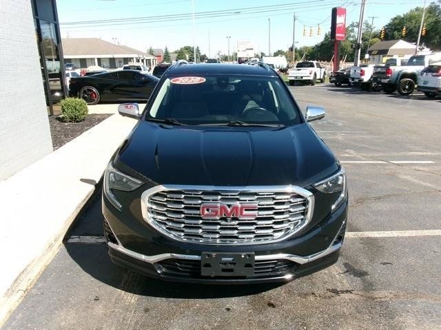 Used 2020 GMC Terrain Denali w/ GMC Pro Grade Package AWD/4WD image 3