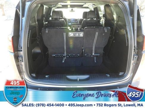 Used 2020 Chrysler Pacifica Touring-L image 13