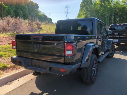 Used 2024 Jeep Gladiator Sport AWD/4WD image 10