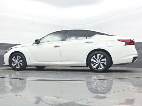 Used 2024 Nissan Altima 2.5 S image 24