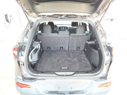 Used 2014 Jeep Cherokee Latitude w/ Cold Weather Group FWD image 20