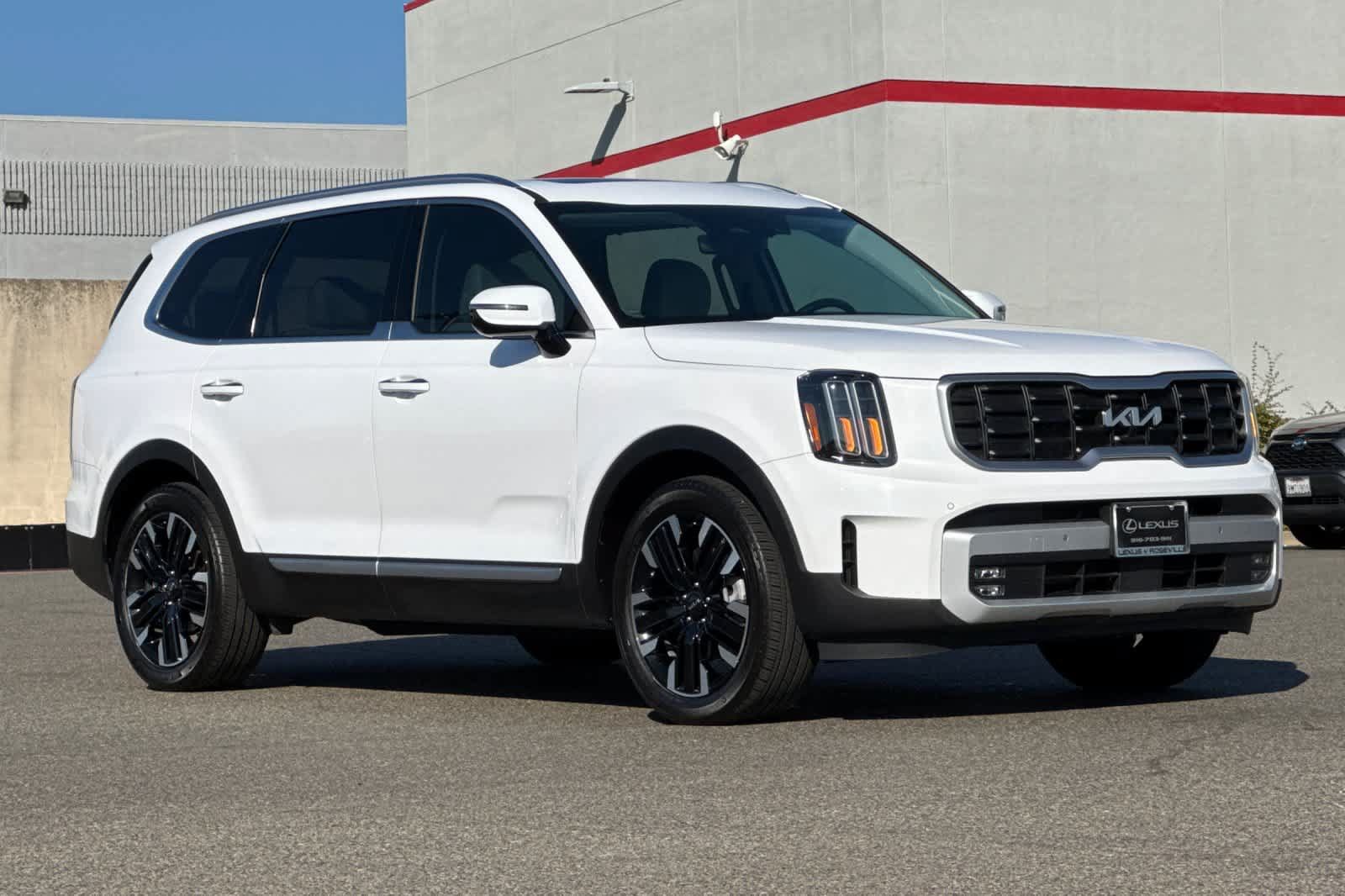 Used 2024 Kia Telluride SX Prestige w/ Towing Package AWD/4WD image 5