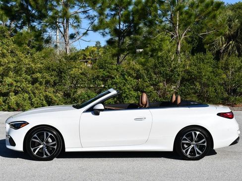 Used 2024 Mercedes-Benz CLE 300 4MATIC Cabriolet image 29