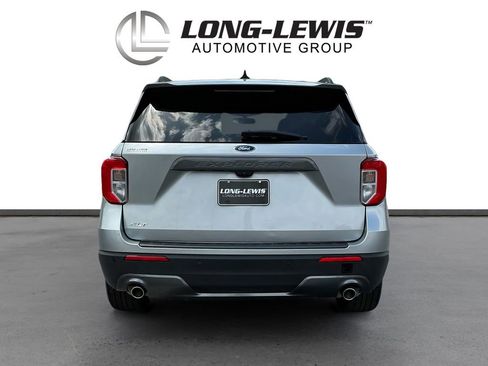 Certified 2022 Ford Explorer XLT w/ Equipment Group 202A RWD image 5