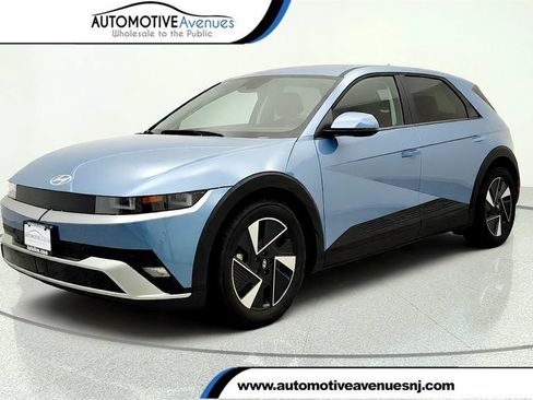 Used 2025 Hyundai Ioniq 5 SE AWD/4WD image 1