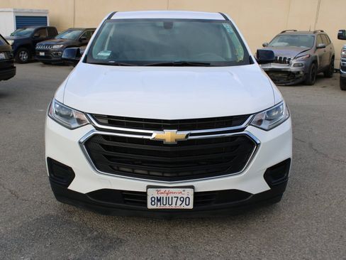 Used 2020 Chevrolet Traverse LS image 2