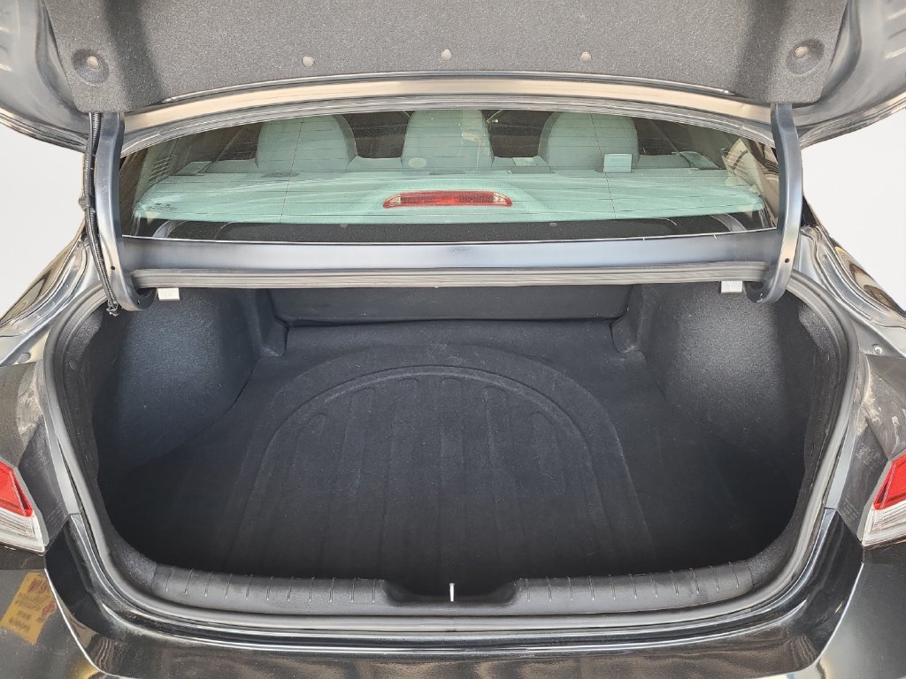 Used 2024 Hyundai Elantra SEL FWD image 17