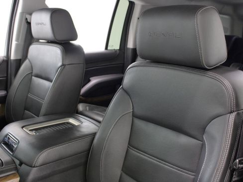 Used 2020 GMC Yukon XL Denali w/ Denali Ultimate Package image 36