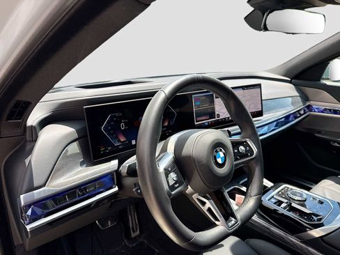 Used 2025 BMW 740i xDrive w/ Premium Package AWD/4WD image 12