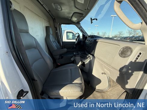 Used 2011 Ford E-450 and Econoline 450 Super Duty image 14