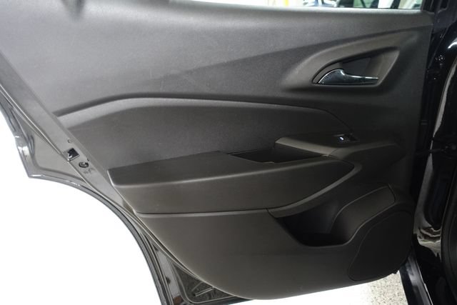Used 2025 Chevrolet Trax LT w/ Driver Confidence Package FWD image 19