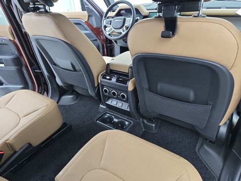 New 2026 Land Rover Defender 130 X-Dynamic SE image 11
