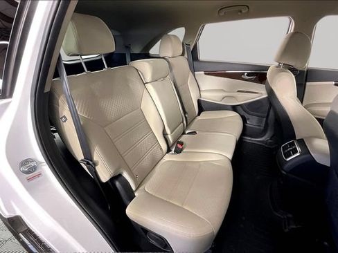 Used 2017 Kia Sorento LX FWD image 23