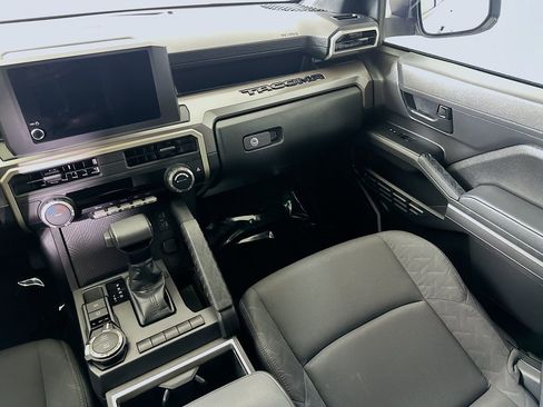Used 2024 Toyota Tacoma SR5 AWD/4WD image 19