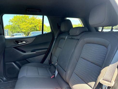 Used 2026 Chevrolet Equinox LT FWD image 16