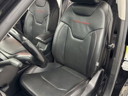 Used 2022 Jeep Compass Trailhawk w/ Trailhawk Elite Group AWD/4WD image 10