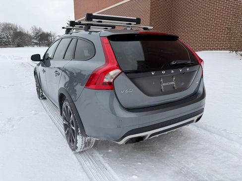 Used 2018 Volvo V60 T5 Cross Country w/ Convenience Package image 8