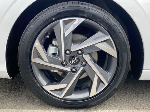 Used 2025 Hyundai Elantra SEL FWD image 10