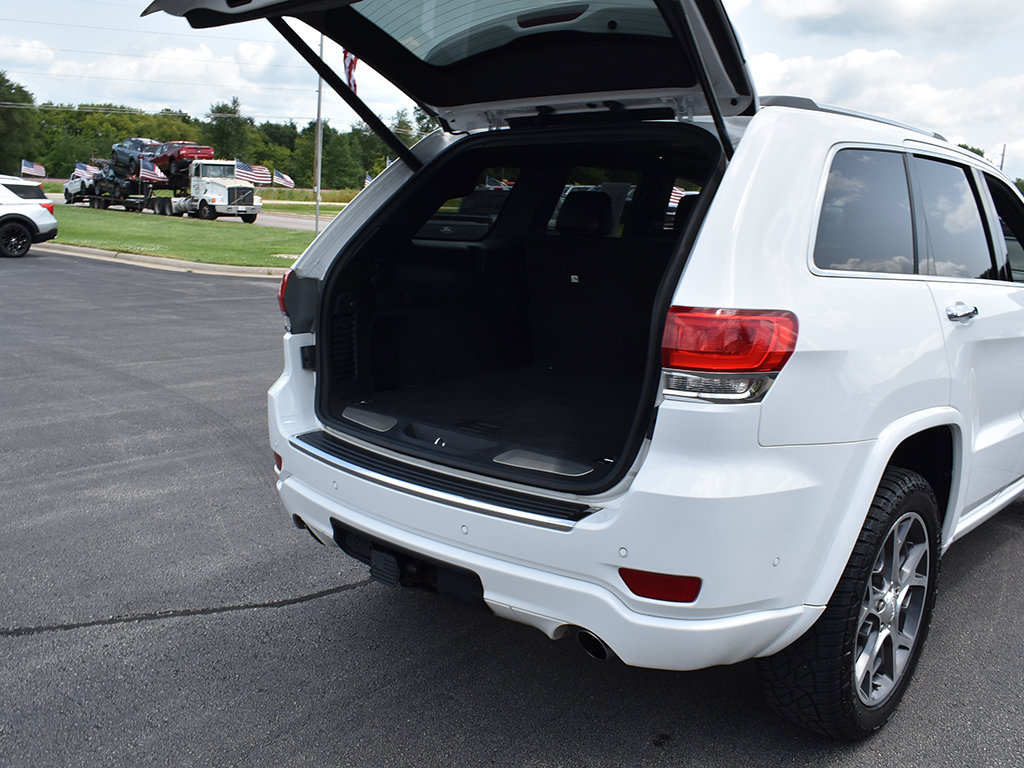 Used 2020 Jeep Grand Cherokee Overland AWD/4WD image 28