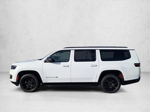 Used 2024 Jeep Wagoneer L Series II image 9