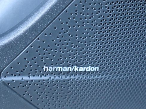 Used 2023 Kia Niro SX image 25