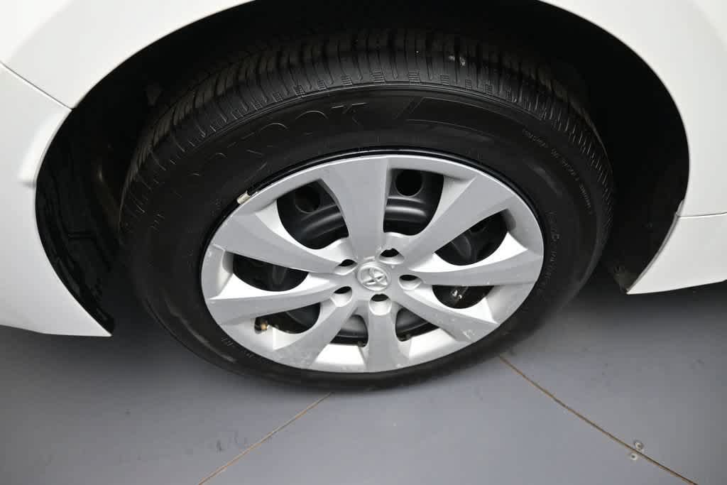 Used 2026 Toyota Corolla LE FWD image 11