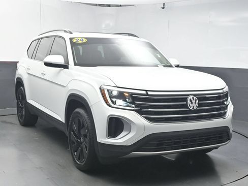 Used 2024 Volkswagen Atlas SE FWD image 2
