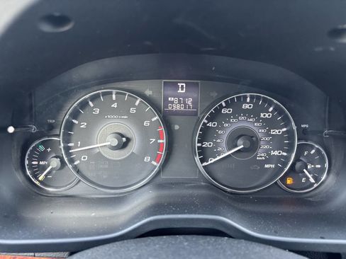 Used 2011 Subaru Outback 2.5i Limited image 12