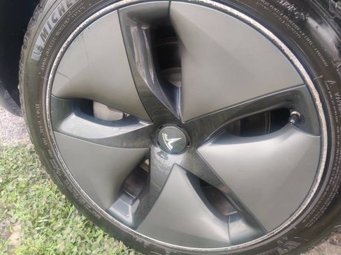 Used 2018 Tesla Model 3 Mid Range image 17