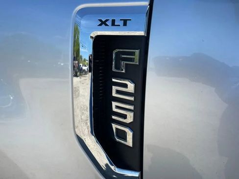 Used 2019 Ford F250 XLT w/ Snow Plow Prep Package AWD/4WD image 10